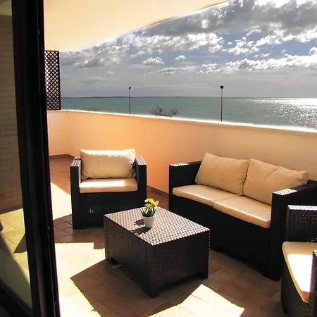 Apartment Aura Casesicule, Only For Sea View Lovers, Modern Style Apartment In City Center, Wi-Fi
