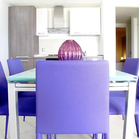 Aura Casesicule, Only For Sea View Lovers, Modern Style Apartment In City Center, Wi-Fi *