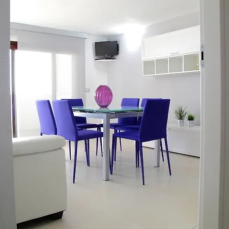Aura Casesicule, Only For Sea View Lovers, Modern Style Apartment In City Center, Wi-Fi Apartment *
