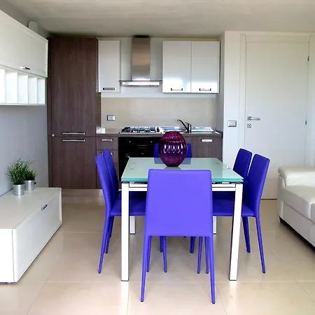 Apartment Aura Casesicule, Only For Sea View Lovers, Modern Style Apartment In City Center, Wi-Fi