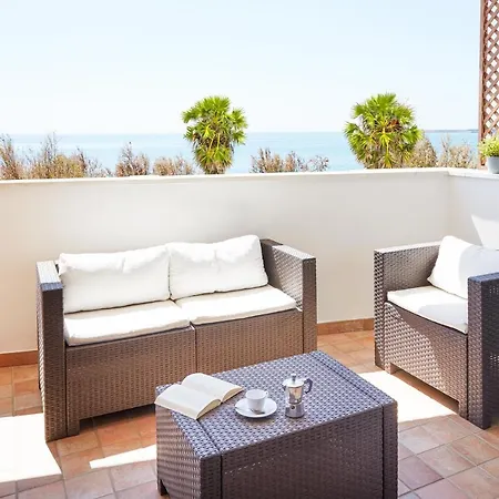 Aura Casesicule, Only For Sea View Lovers, Modern Style Apartment In City Center, Wi-Fi