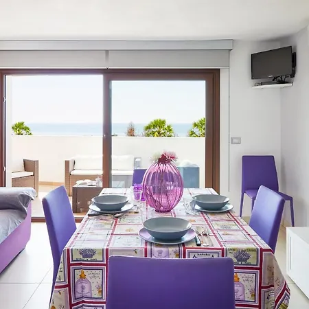 Apartment Aura Casesicule, Only For Sea View Lovers, Modern Style Apartment In City Center, Wi-Fi *